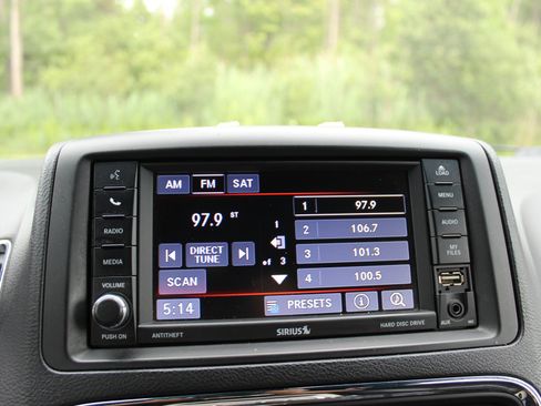 Used 2017 Dodge Grand Caravan SXT FWD image 27