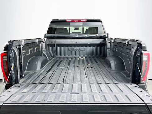 Used 2025 GMC Sierra 2500 AT4X image 10