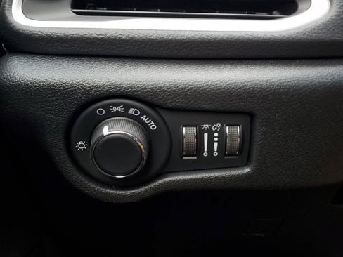 New 2027 Chrysler Pacifica Limited FWD image 34