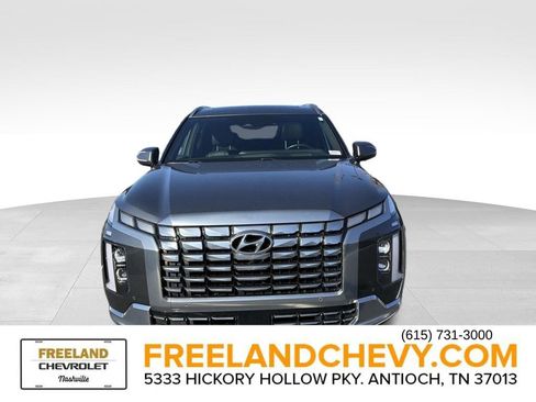 Used 2023 Hyundai Palisade Calligraphy image 9