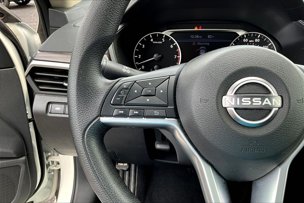 Used 2025 Nissan Altima 2.5 SV FWD image 12