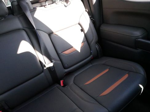 Used 2021 GMC Sierra 1500 AT4 w/ AT4 Premium Package image 16