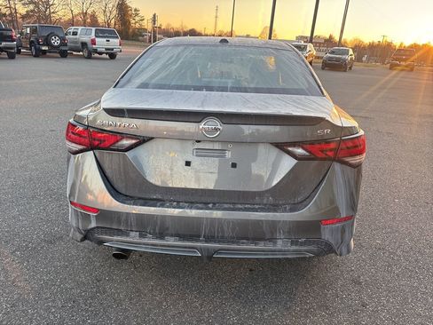 Used 2023 Nissan Sentra SR w/ SR Premium Package image 7