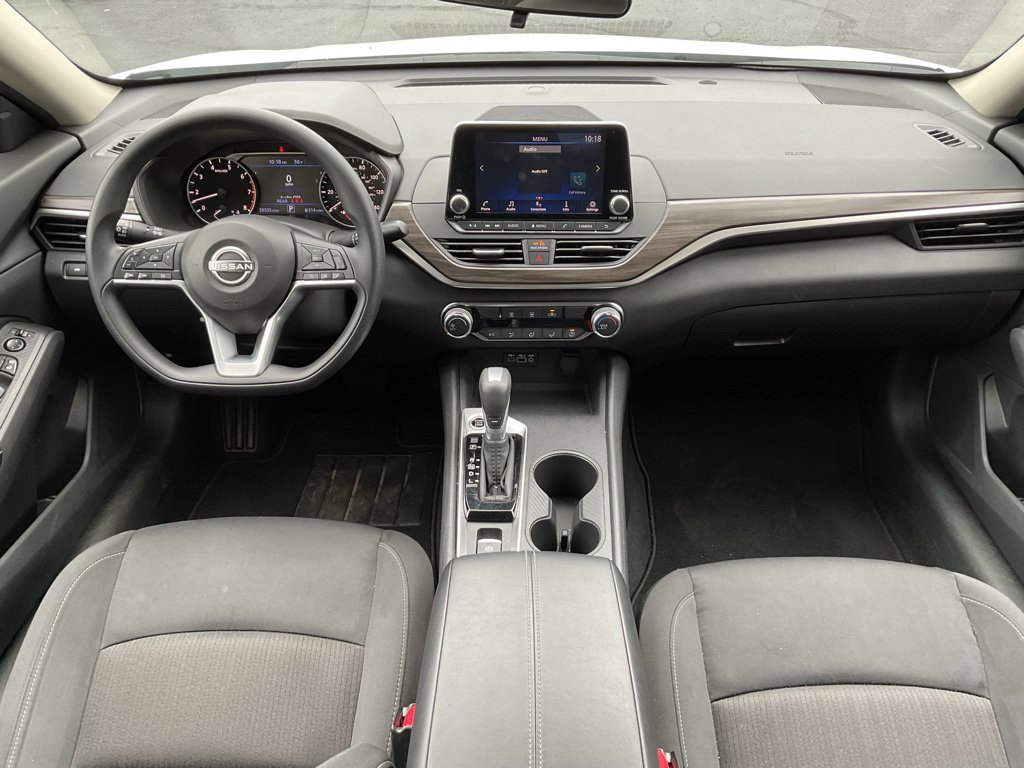 Used 2025 Nissan Altima 2.5 SV AWD/4WD image 16