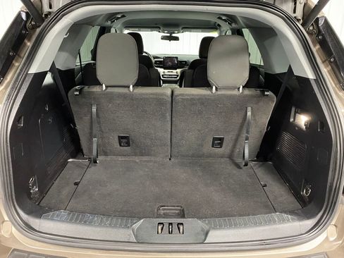 Used 2021 Ford Explorer XLT image 8
