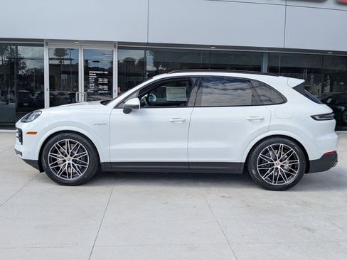 New 2026 Porsche Cayenne E-Hybrid image 2