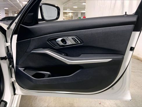 Used 2019 BMW 330i xDrive Sedan w/ Convenience Package image 22