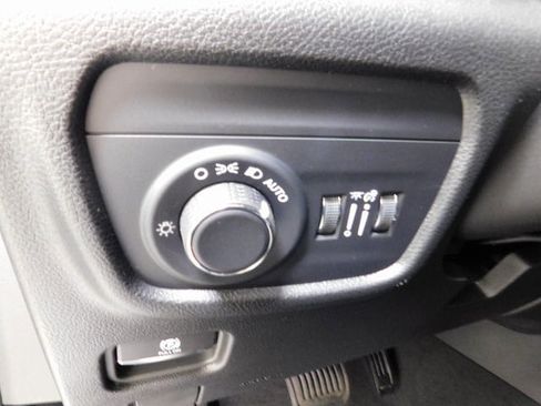 New 2025 Jeep Grand Cherokee Altitude image 19