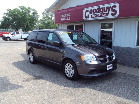 Used 2017 Dodge Grand Caravan SE w/ Power Window Group FWD image 2