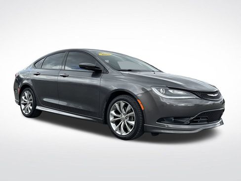 Used 2015 Chrysler 200 S image 9