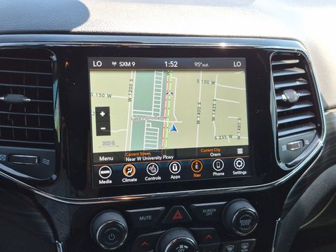 Used 2020 Jeep Grand Cherokee Altitude AWD/4WD image 27