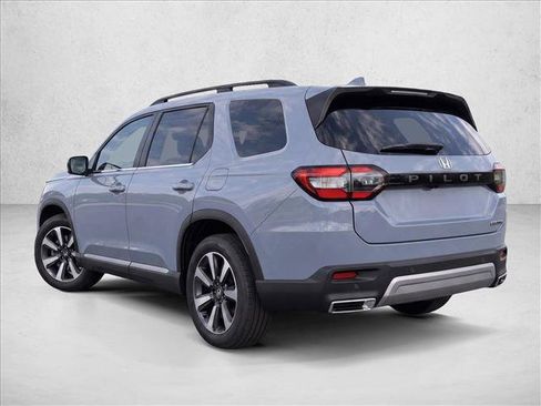 Used 2023 Honda Pilot Touring image 5