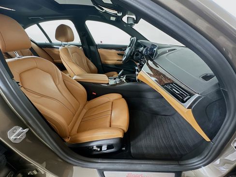 Used 2018 BMW 530i image 32