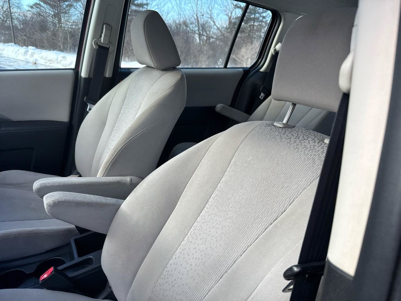 Used 2012 MAZDA MAZDA5 Sport FWD image 15