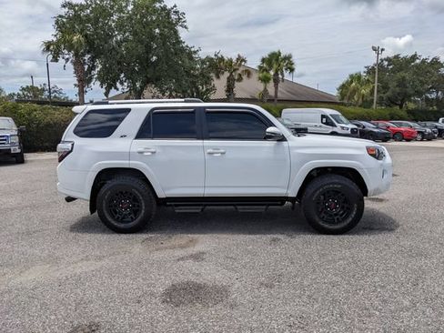 Used 2022 Toyota 4Runner SR5 Premium RWD image 3