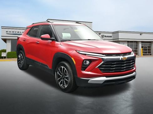 Used 2026 Chevrolet TrailBlazer LT w/ Convenience Package AWD/4WD image 7
