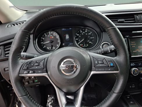 Used 2019 Nissan Rogue SV w/ Premium Package AWD/4WD image 19