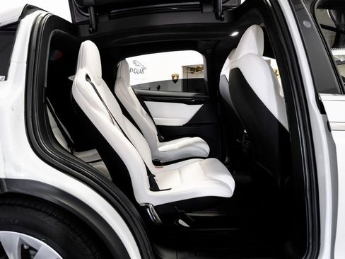 Used 2020 Tesla Model X Long Range image 40