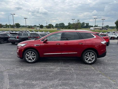 Certified 2023 Buick Enclave Essence w/ Experience Buick Package FWD image 8