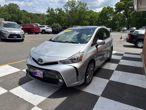 Used 2015 Toyota Prius V Five w/ Advanced Technology Package FWD image 5