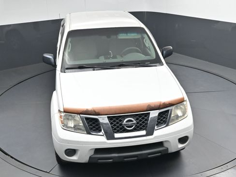 Used 2012 Nissan Frontier SV image 27