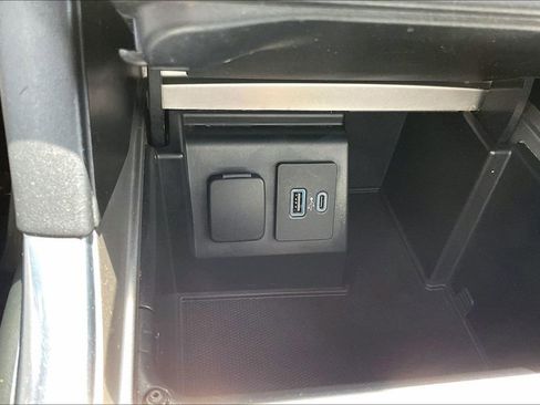 Used 2020 Ford Explorer Limited AWD/4WD image 32