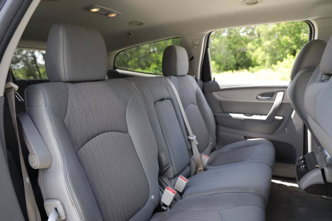 Used 2017 Chevrolet Traverse LS FWD image 14