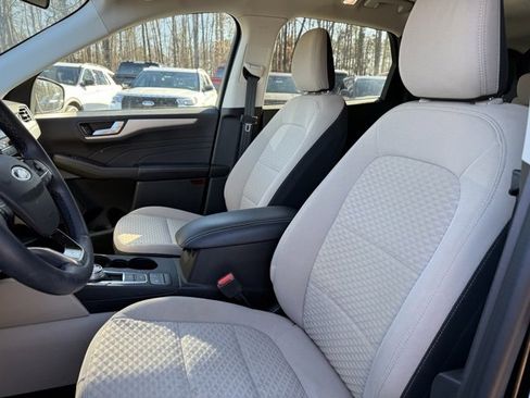 Used 2021 Ford Escape SE w/ Cold Weather Package image 9