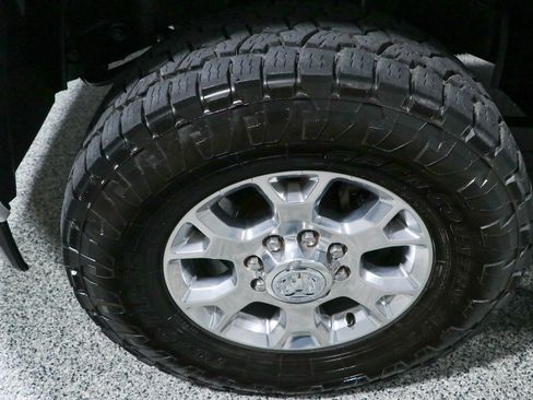 Used 2023 RAM 2500 Laramie AWD/4WD image 11