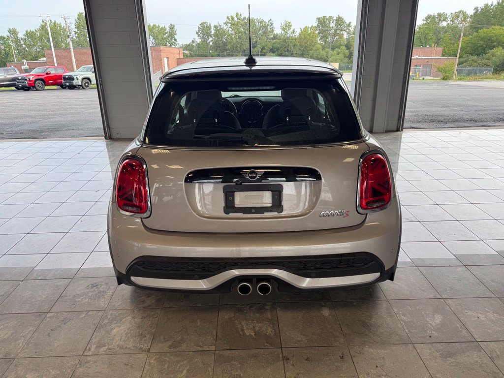 Used 2023 MINI Cooper S FWD image 4