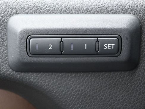 Used 2020 Nissan Titan Platinum Reserve image 15