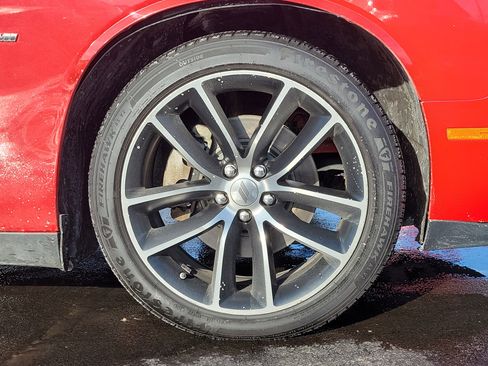 Used 2018 Dodge Challenger R/T image 5