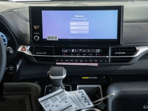 New 2026 Toyota Sienna Platinum AWD/4WD image 22