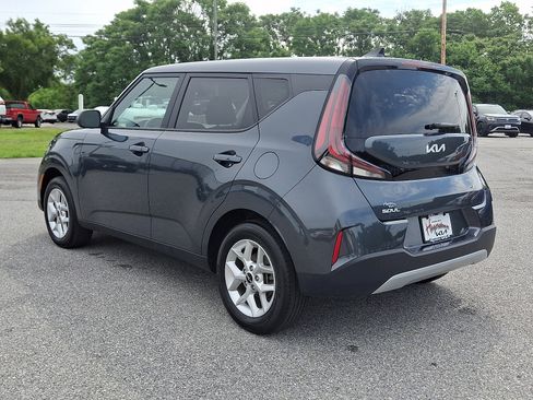 Certified 2025 Kia Soul LX w/ LX Technology Package FWD image 4