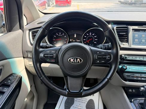 Used 2016 Kia Sedona SX FWD image 11