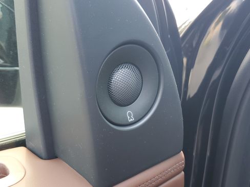 New 2027 Lincoln Navigator Reserve AWD/4WD image 9