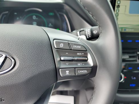 Used 2020 Hyundai Ioniq Limited image 23