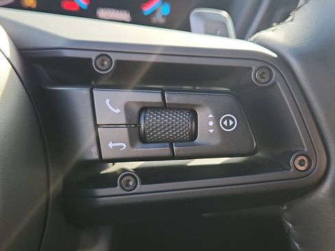 Used 2025 Porsche Cayenne S image 20