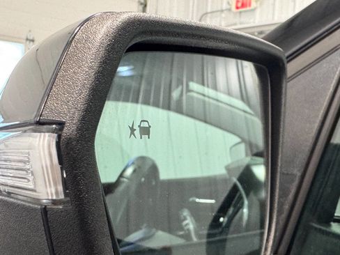 Used 2019 Chevrolet Equinox LT w/ Driver Convenience Package FWD image 7