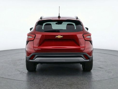 Used 2025 Chevrolet Trax LT image 7