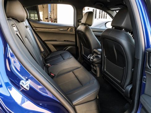 Used 2022 Alfa Romeo Stelvio Sprint image 33