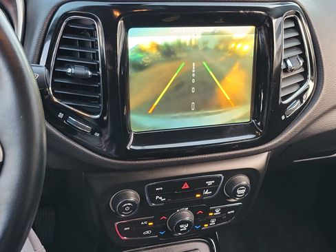 Used 2018 Jeep Compass Limited w/ Navigation Group image 12