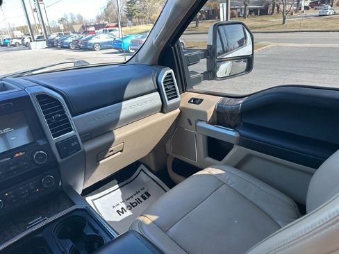 Used 2018 Ford F250 Lariat w/ Lariat Value Package image 14