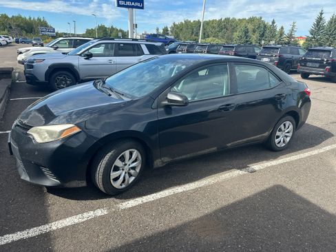 Used 2014 Toyota Corolla LE FWD image 2