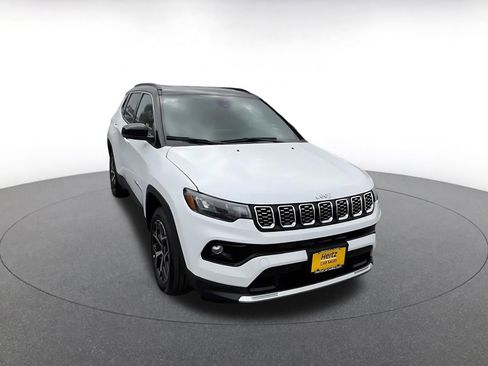 Used 2025 Jeep Compass Limited AWD/4WD image 3