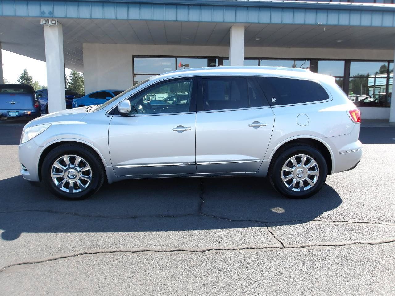 Used 2014 Buick Enclave Premium w/ Trailering Provision Package AWD/4WD image 2
