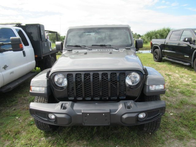 Used 2021 Jeep Gladiator Sport AWD/4WD image 2