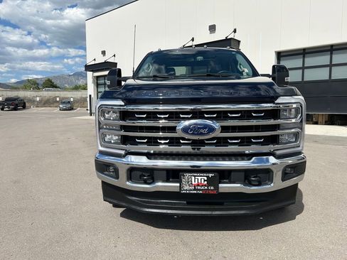 Used 2025 Ford F350 Lariat AWD/4WD image 4