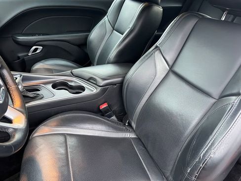 Used 2016 Dodge Challenger SXT Plus image 10