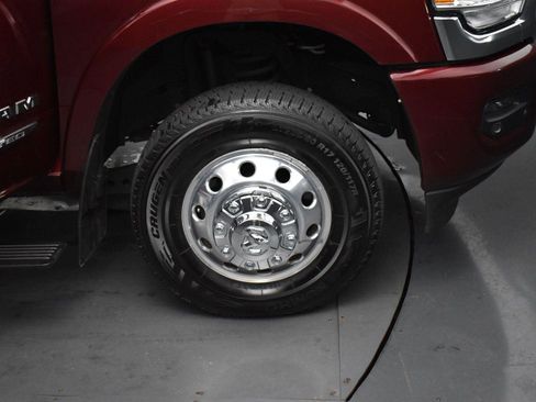 Used 2022 RAM 3500 Limited w/ Body Color Bumper Group image 31